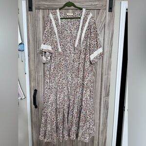 Floral Lace-Trim Duster - Beige Floral